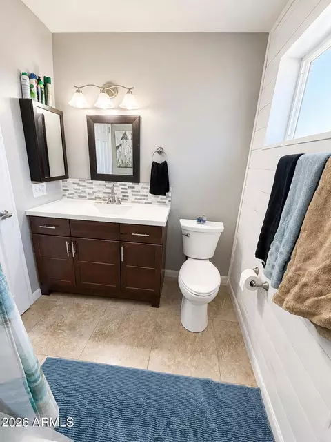 Bath - 3916 W Aster Dr, Phoenix, AZ 85029 photo 4 of 5