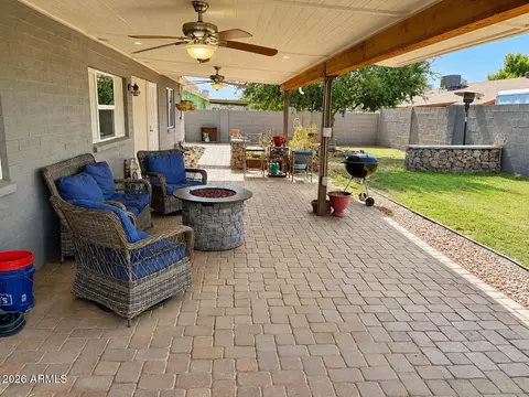 Exterior - 3916 W Aster Dr, Phoenix, AZ 85029 photo 7 of 11