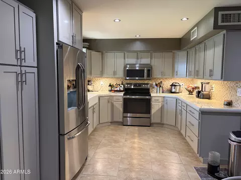 Kitchen - 3916 W Aster Dr, Phoenix, AZ 85029 photo 1 of 1