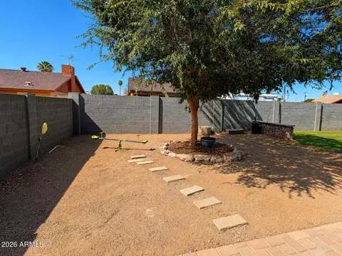 Exterior - 3916 W Aster Dr, Phoenix, AZ 85029 photo 9 of 11