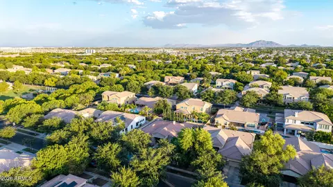 View/Area - 2975 E Comstock Dr, Gilbert, AZ 85296 photo 4 of 13