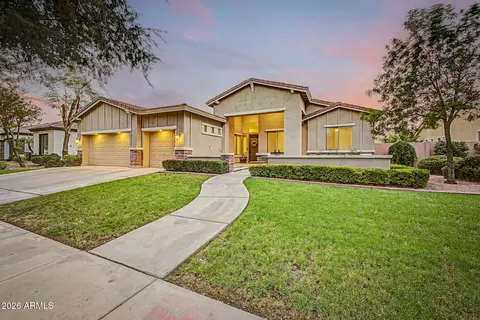 Exterior - 2975 E Comstock Dr, Gilbert, AZ 85296 photo 2 of 17