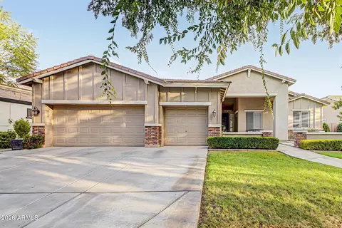 Exterior - 2975 E Comstock Dr, Gilbert, AZ 85296 photo 4 of 17