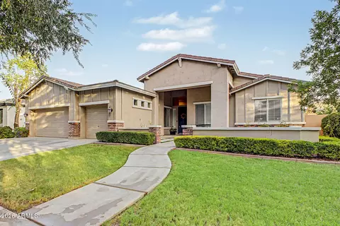 Exterior - 2975 E Comstock Dr, Gilbert, AZ 85296 photo 6 of 17