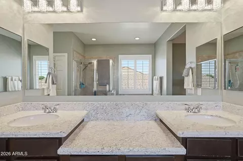 Bath - 3009 E Meadowview Dr, Gilbert, AZ 85298 photo 3 of 4