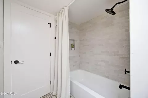 Bath - 77 E Missouri Ave #64, Phoenix, AZ 85012 photo 10 of 13