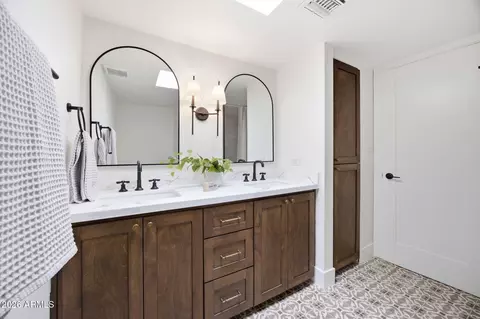 Bath - 77 E Missouri Ave #64, Phoenix, AZ 85012 photo 11 of 13