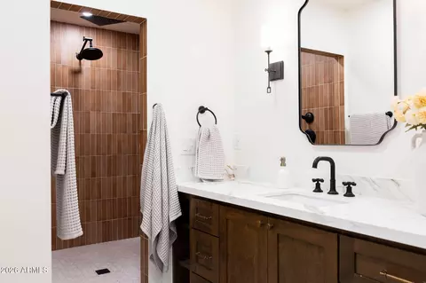 Bath - 77 E Missouri Ave #64, Phoenix, AZ 85012 photo 13 of 13