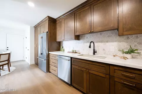 Kitchen - 77 E Missouri Ave #64, Phoenix, AZ 85012 photo 4 of 4