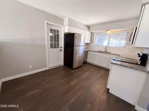Kitchen - 1430 E Flossmoor Ave, Mesa, AZ 85204 photo 2 of 4