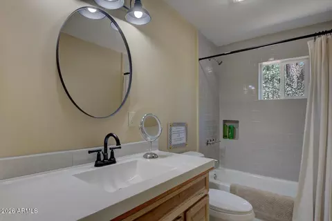 Bath - 4125 N Wilbur Ave, Pine, AZ 85544 photo 1 of 1