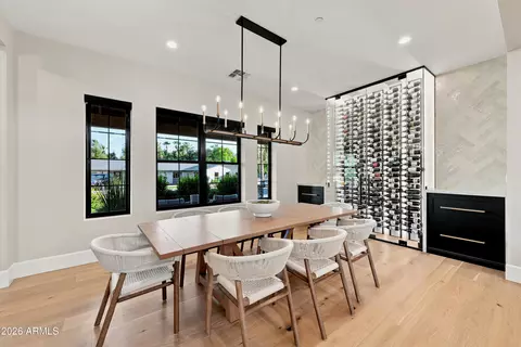 Dining - 1144 W Lawrence Ln, Phoenix, AZ 85021 photo 2 of 2