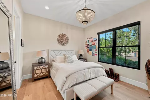 Bedroom - 1144 W Lawrence Ln, Phoenix, AZ 85021 photo 3 of 5