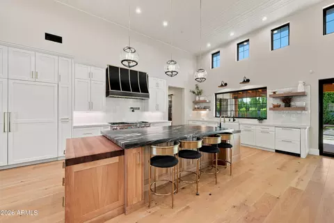 Kitchen - 1144 W Lawrence Ln, Phoenix, AZ 85021 photo 2 of 3