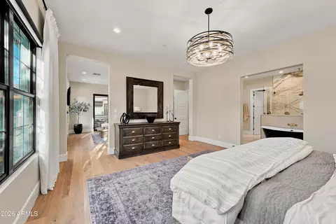 Bedroom - 1144 W Lawrence Ln, Phoenix, AZ 85021 photo 2 of 5