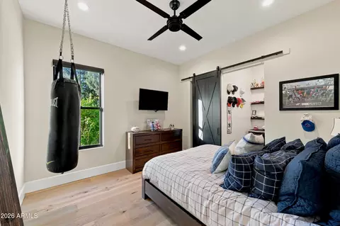 Bedroom - 1144 W Lawrence Ln, Phoenix, AZ 85021 photo 5 of 5