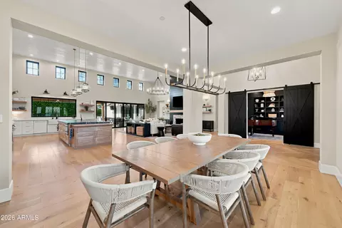Dining - 1144 W Lawrence Ln, Phoenix, AZ 85021 photo 1 of 2
