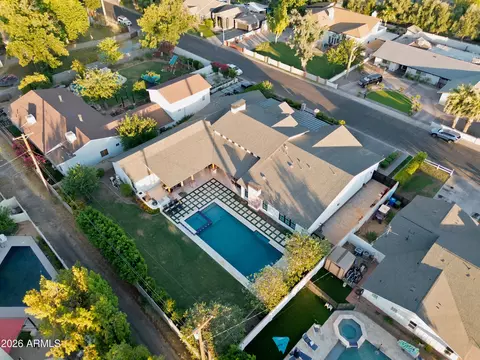 View/Area - 1144 W Lawrence Ln, Phoenix, AZ 85021 photo 2 of 2