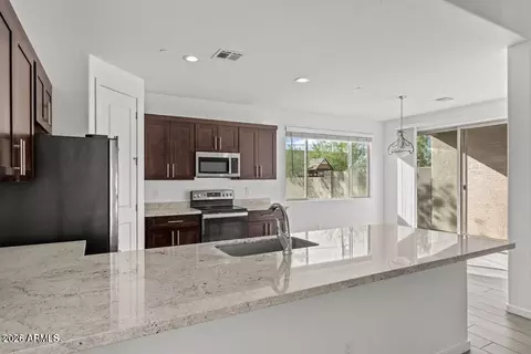 Kitchen - 721 E Carol Ave, Phoenix, AZ 85020 photo 3 of 4