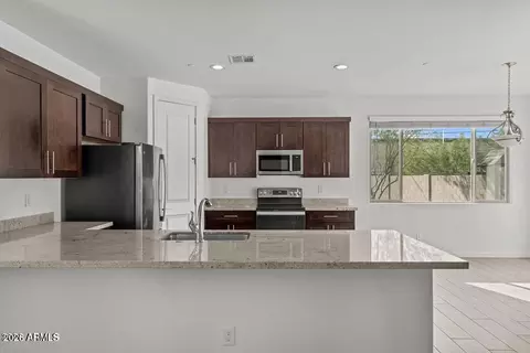 Kitchen - 721 E Carol Ave, Phoenix, AZ 85020 photo 4 of 4