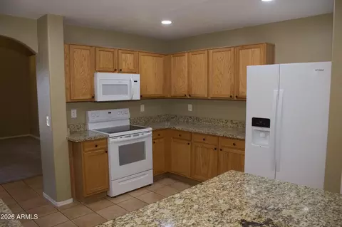 Kitchen - 2337 E 39th Ave, Apache Junction, AZ 85119 photo 4 of 4
