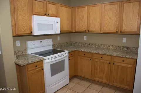Kitchen - 2337 E 39th Ave, Apache Junction, AZ 85119 photo 3 of 5