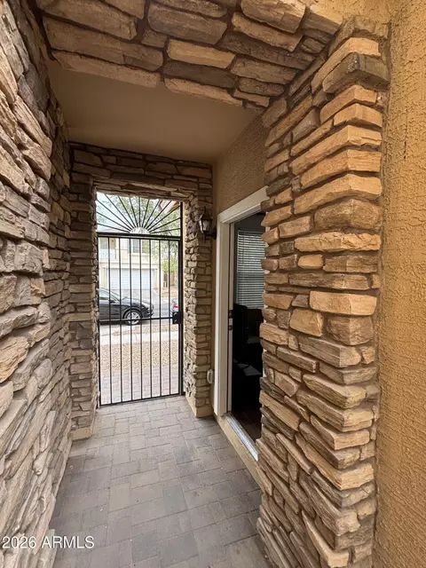 Exterior - 2239 E Bowker St, Phoenix, AZ 85040 photo 4 of 10