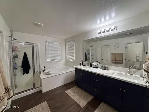 Bath - 2239 E Bowker St, Phoenix, AZ 85040 photo 2 of 6