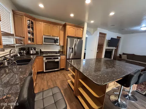 Kitchen - 2239 E Bowker St, Phoenix, AZ 85040 photo 4 of 4