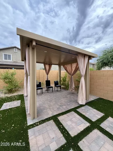 Exterior - 2239 E Bowker St, Phoenix, AZ 85040 photo 8 of 10