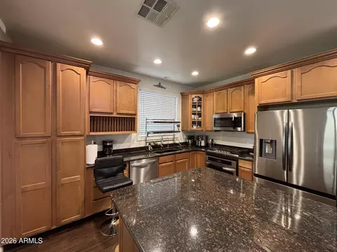 Kitchen - 2239 E Bowker St, Phoenix, AZ 85040 photo 3 of 4