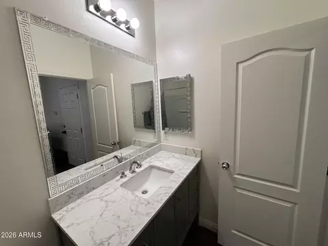 Bath - 2239 E Bowker St, Phoenix, AZ 85040 photo 4 of 6