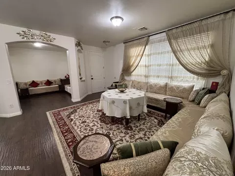 Living - 2239 E Bowker St, Phoenix, AZ 85040 photo 5 of 9