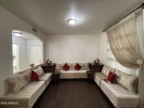 Living - 2239 E Bowker St, Phoenix, AZ 85040 photo 1 of 9