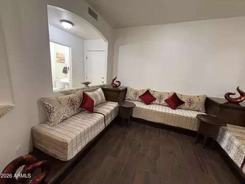 Living - 2239 E Bowker St, Phoenix, AZ 85040 photo 2 of 9