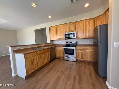 Kitchen - 4224 S 76th Ave, Phoenix, AZ 85043 photo 1 of 1