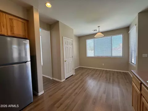 Dining - 4224 S 76th Ave, Phoenix, AZ 85043 photo 1 of 1