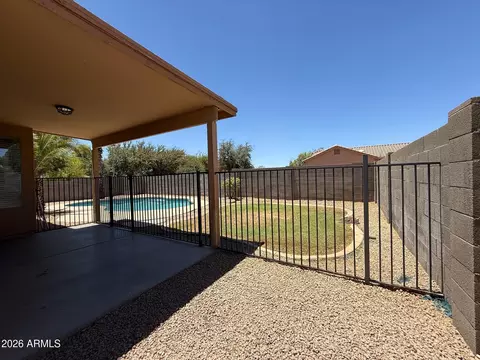 Exterior - 4224 S 76th Ave, Phoenix, AZ 85043 photo 4 of 5