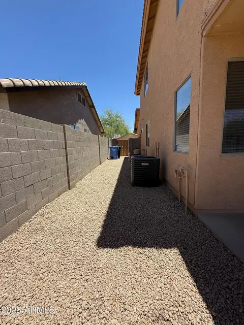 Exterior - 4224 S 76th Ave, Phoenix, AZ 85043 photo 3 of 5
