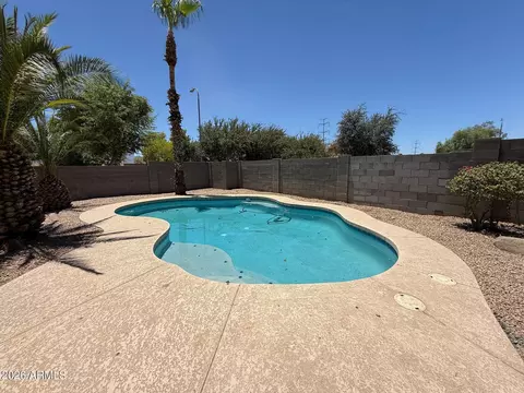 Exterior - 4224 S 76th Ave, Phoenix, AZ 85043 photo 5 of 5