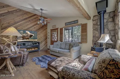 Living - 4705 N Oak Leaf Cir, Pine, AZ 85544 photo 2 of 3