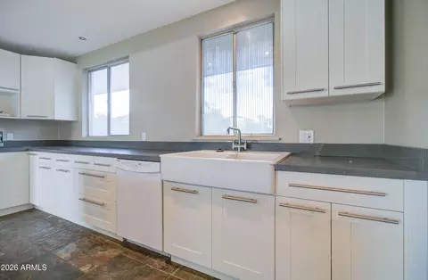 Kitchen - 3242 E Camelback Rd #207, Phoenix, AZ 85018 photo 2 of 4