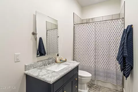 Bath - 1811 E Claremont St, Phoenix, AZ 85016 photo 4 of 6