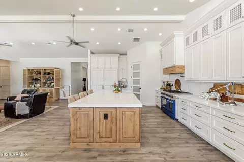 Kitchen - 1811 E Claremont St, Phoenix, AZ 85016 photo 3 of 4