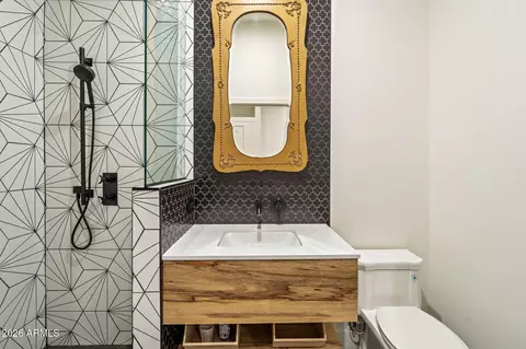 Bath - 1811 E Claremont St, Phoenix, AZ 85016 photo 6 of 6