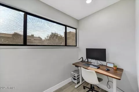 3301 Earll Dr #102, Phoenix, AZ 85018 photo 9
