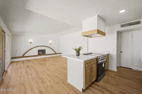 Living - 4717 N 79th Ln, Phoenix, AZ 85033 photo 1 of 4