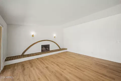 Living - 4717 N 79th Ln, Phoenix, AZ 85033 photo 3 of 4