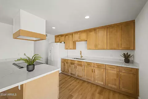 Kitchen - 4717 N 79th Ln, Phoenix, AZ 85033 photo 2 of 3