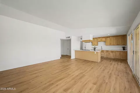 Living - 4717 N 79th Ln, Phoenix, AZ 85033 photo 4 of 4